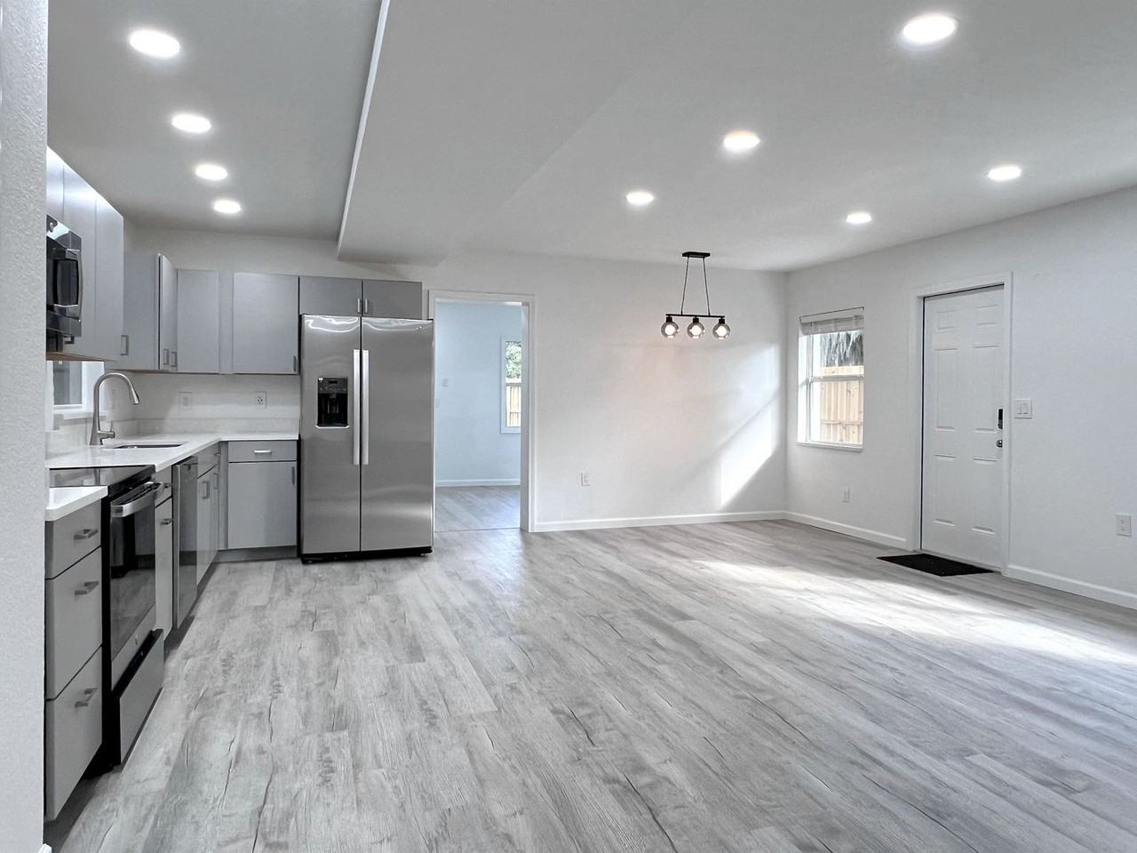 3032 Spirit Lake Dr - Photo 5 of 22