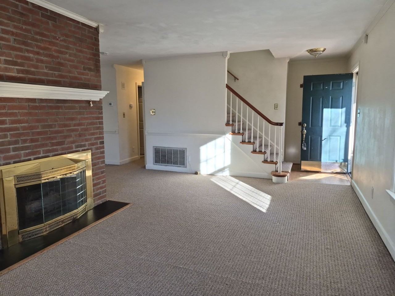 35 Early Dr - Photo 3 of 21