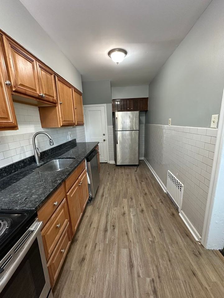 531 Larchwood Ave - Photo 7 of 18