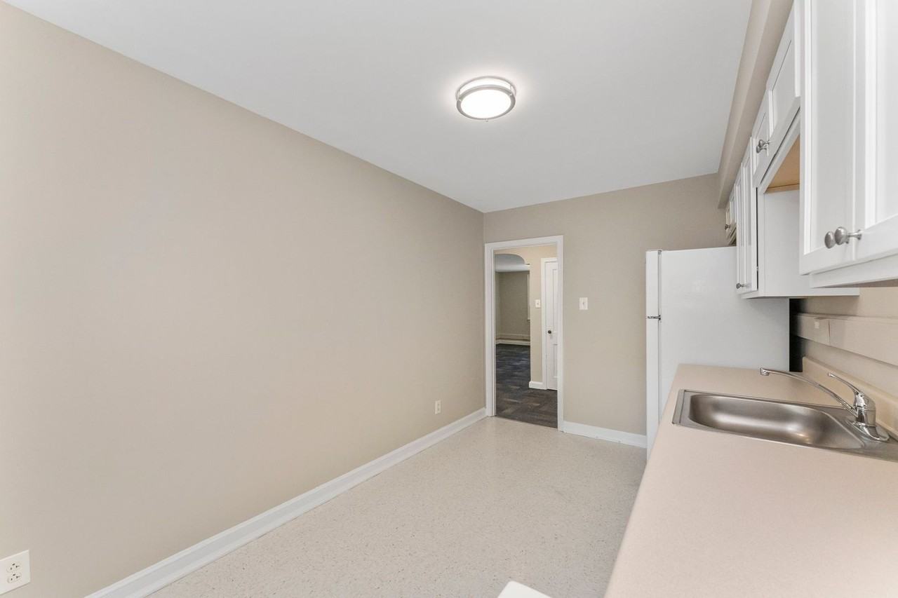 5346 Chew Ave - St. Teresa - Photo 7 of 34