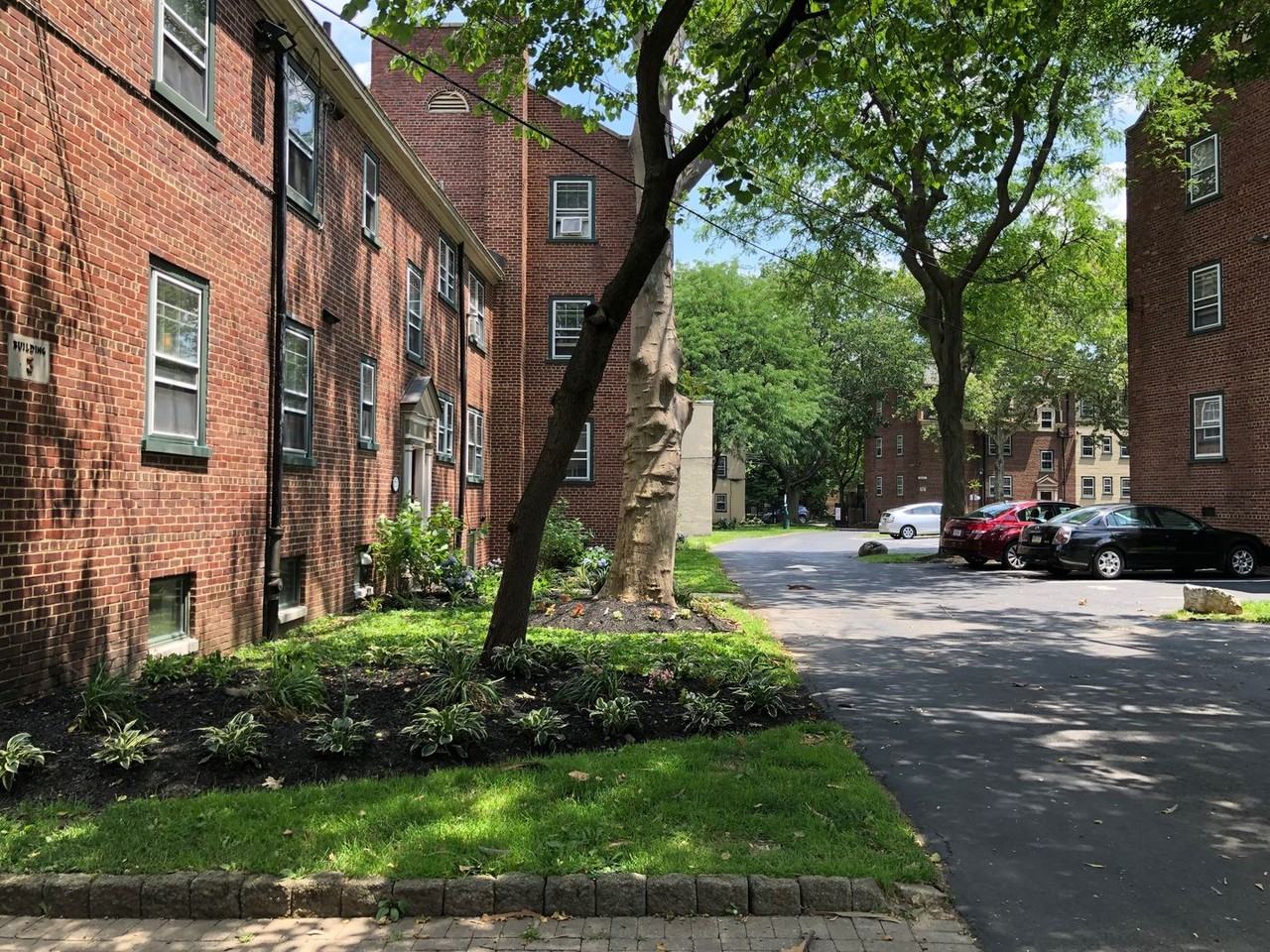 732 North Ter - Photo 3 of 15