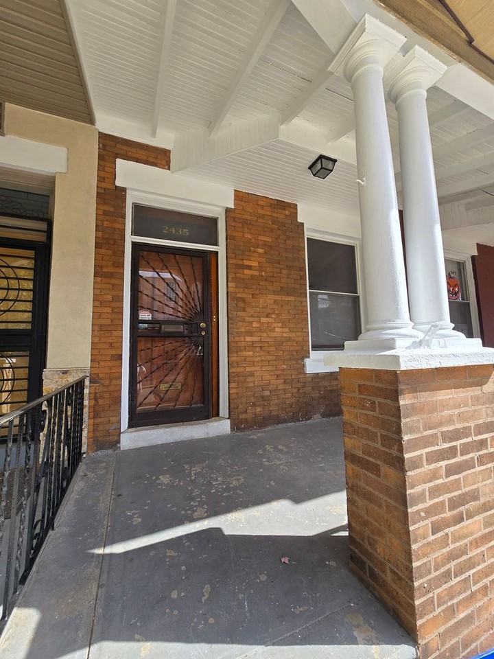 2435 N 25th St - Photo 3 of 31