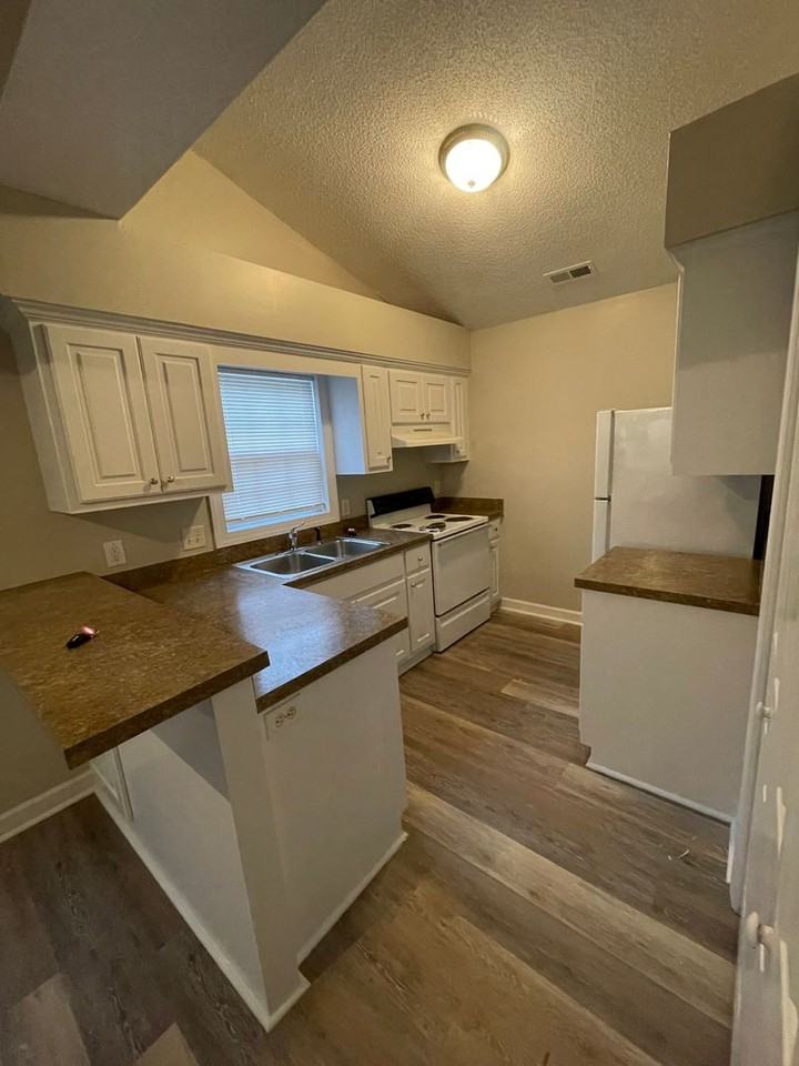 2416 Winding Creek Dr Sw - Photo 6 of 16