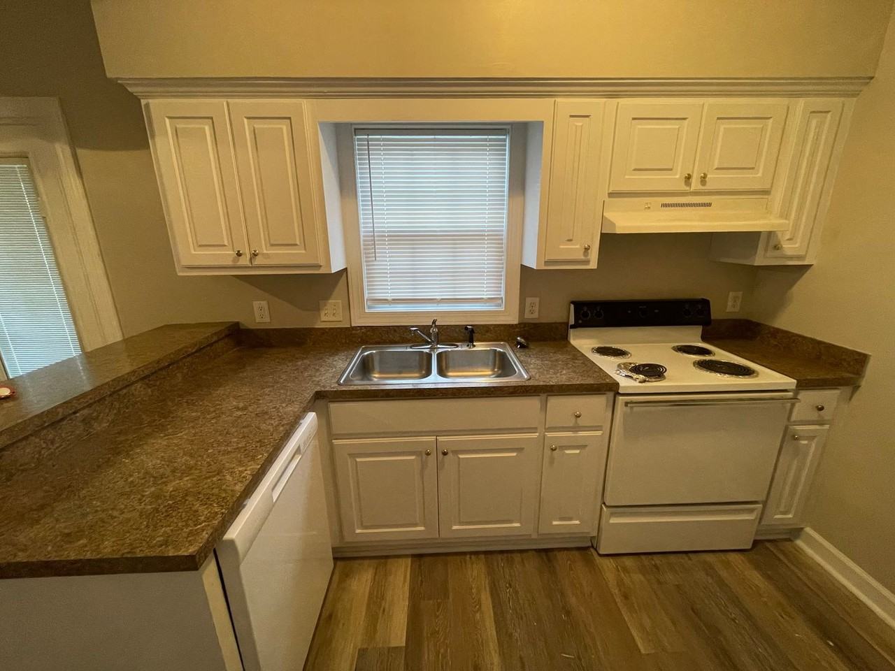 2416 Winding Creek Dr Sw - Photo 7 of 16