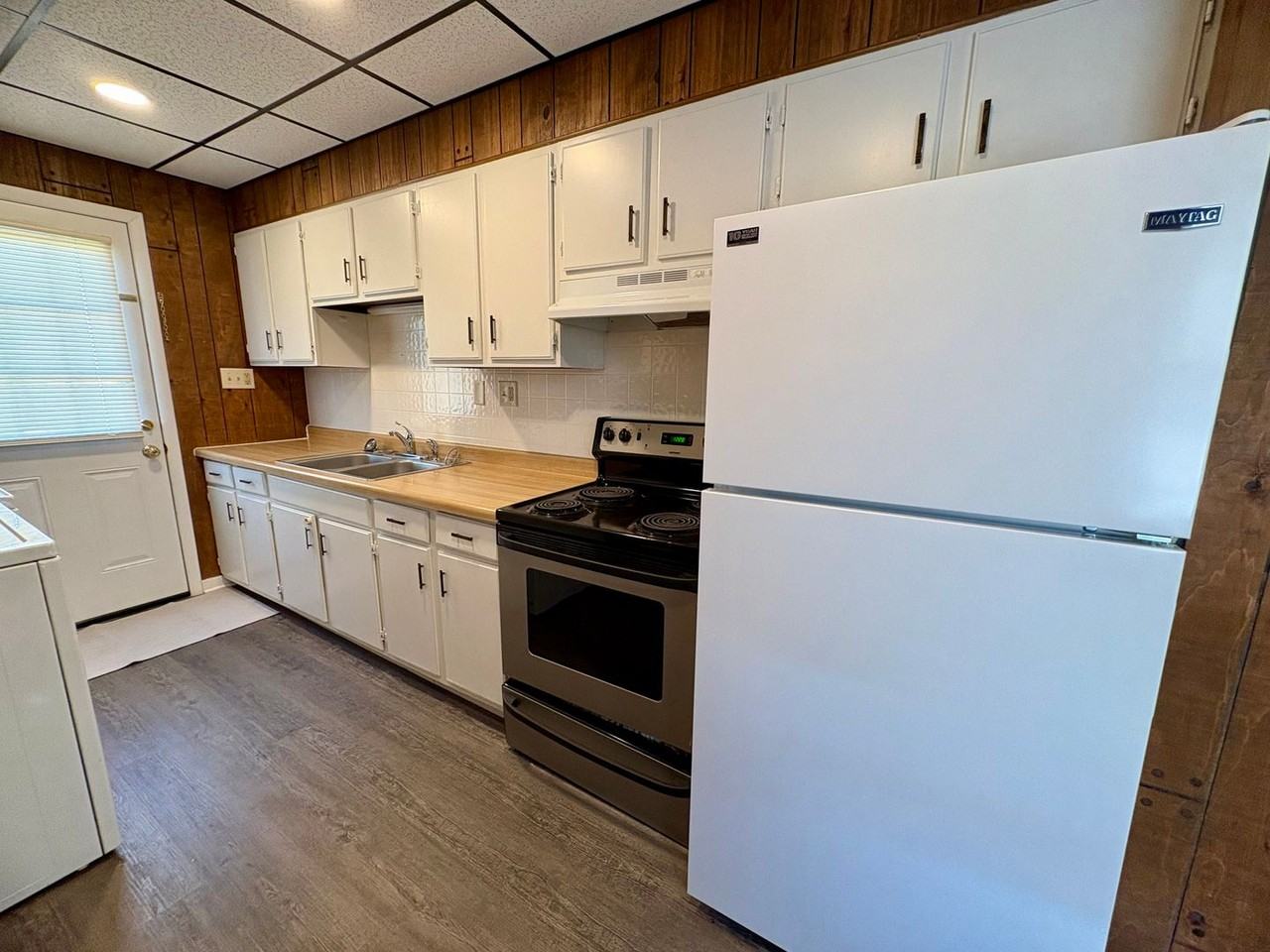 501 E High St - Photo 7 of 21