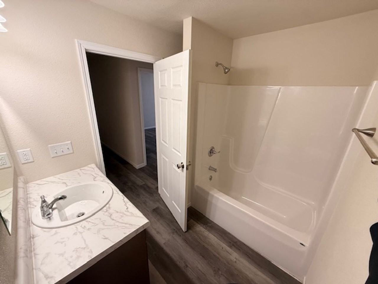 217 Brock Ave - Photo 3 of 8