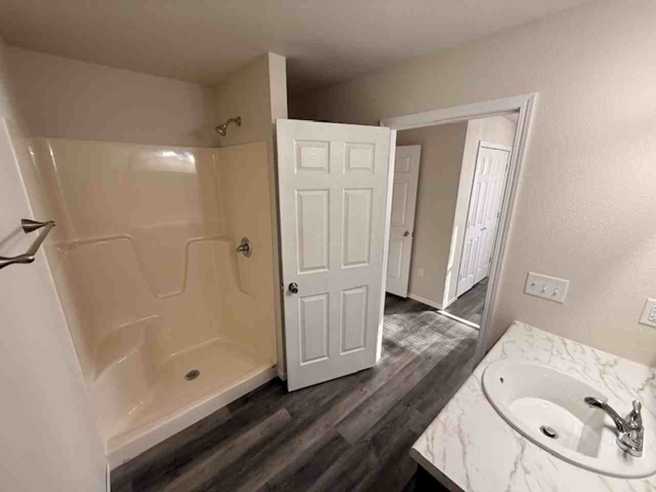 217 Brock Ave - Photo 6 of 8