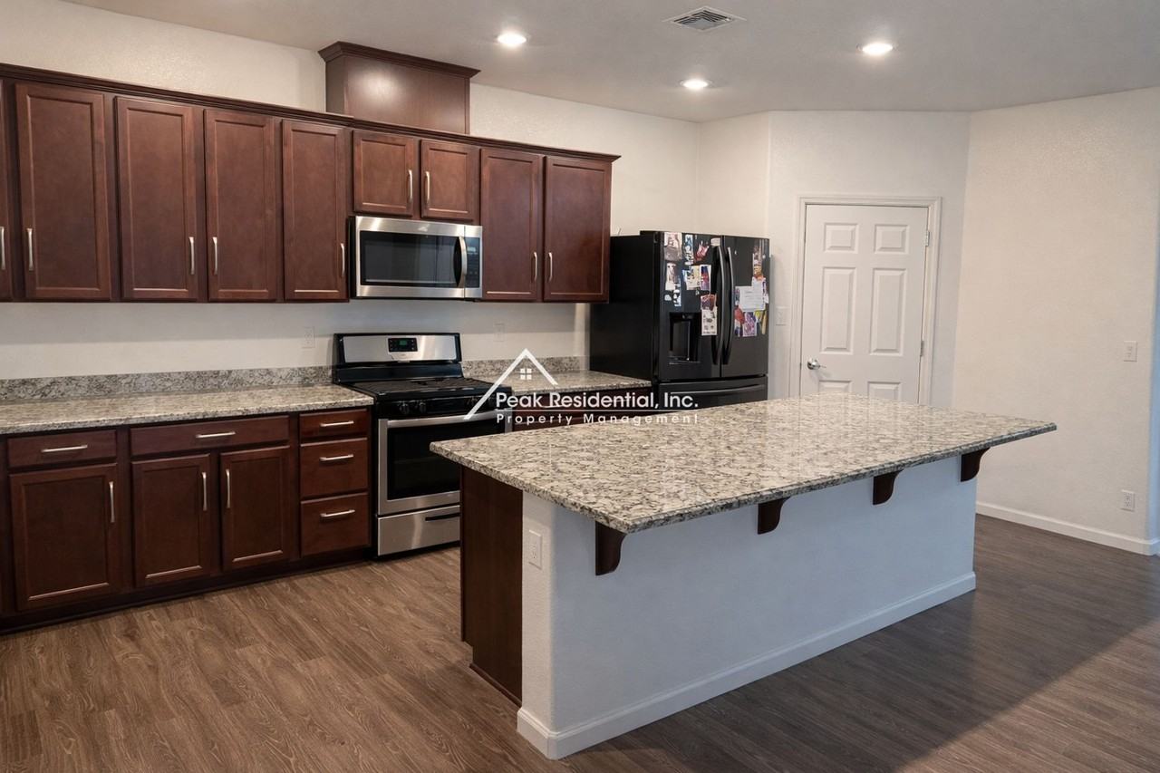 6155 Mehrten Cir - Photo 5 of 27