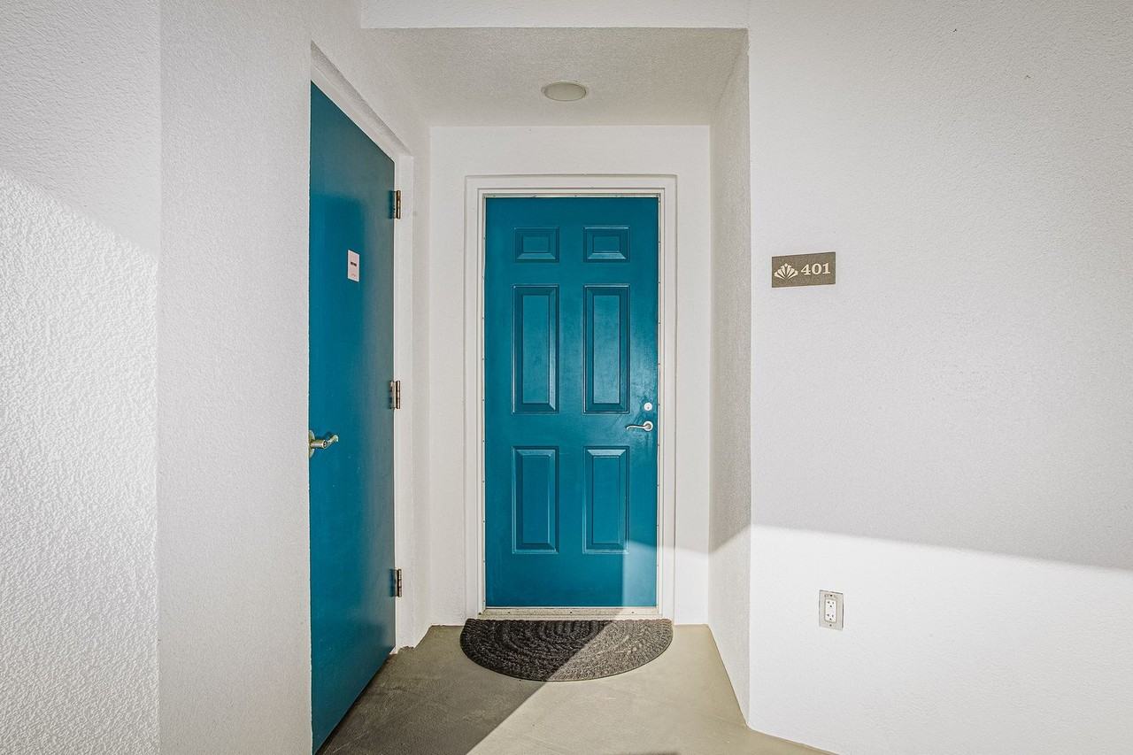 1809 1st St N #401 - Photo 3 of 23