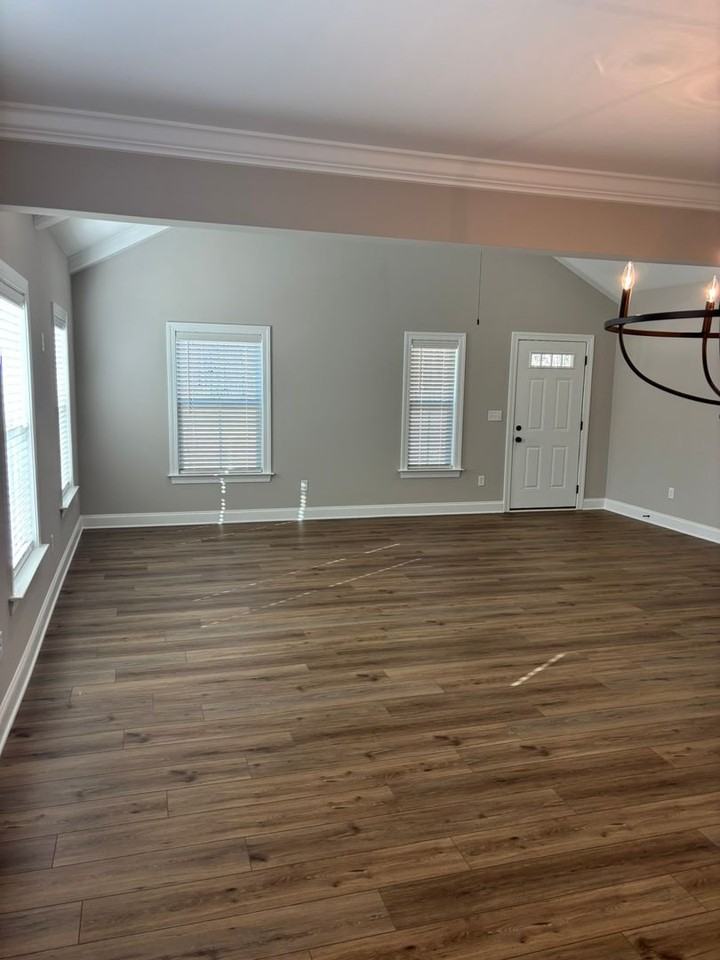 280 Young Ln - Photo 4 of 20