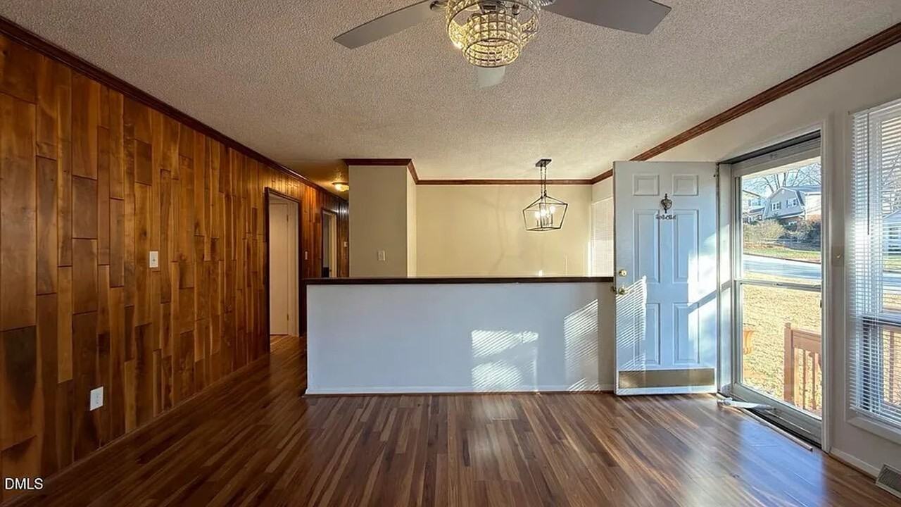 1266 Dovershire Pl - Photo 5 of 35