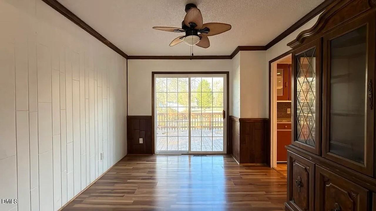 1266 Dovershire Pl - Photo 7 of 35