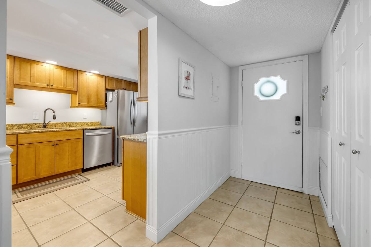 315 N Causeway #C304 - Photo 4 of 50