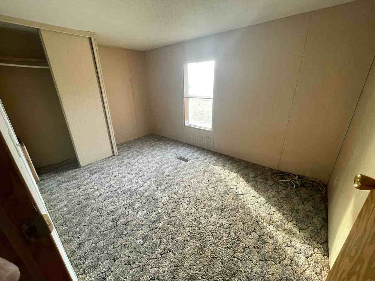 3601 E Manor St - Photo 3 of 12