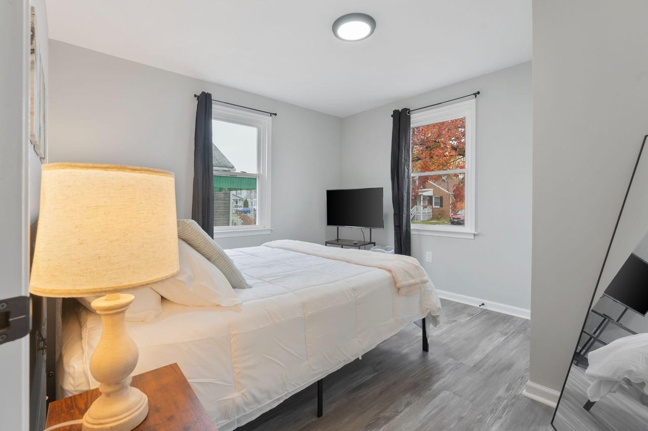 Lombardy Dr - Photo 6 of 7