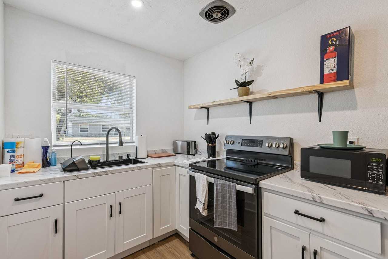 Plantation Dr - Photo 4 of 13