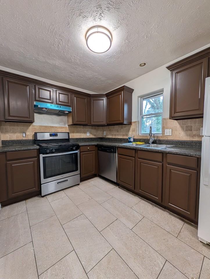 Shannon Way - Photo 2 of 21