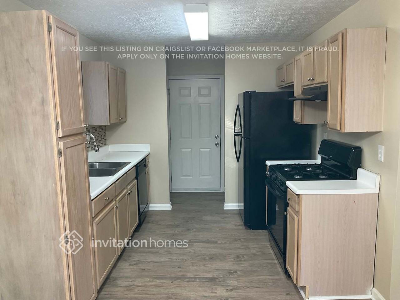 8487 Misty Creek Cir - Photo 3 of 7