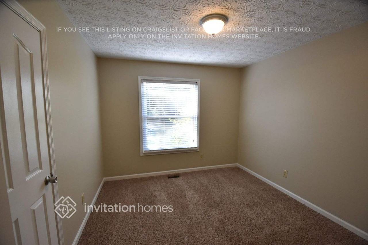 380 Ashland Manor Dr - Photo 7 of 12