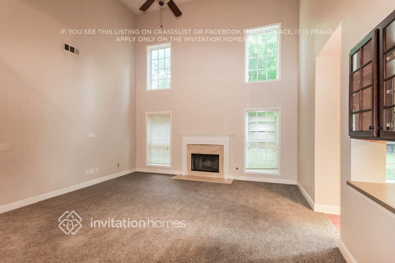 625 Excalibur Ct Se - Photo 4 of 18