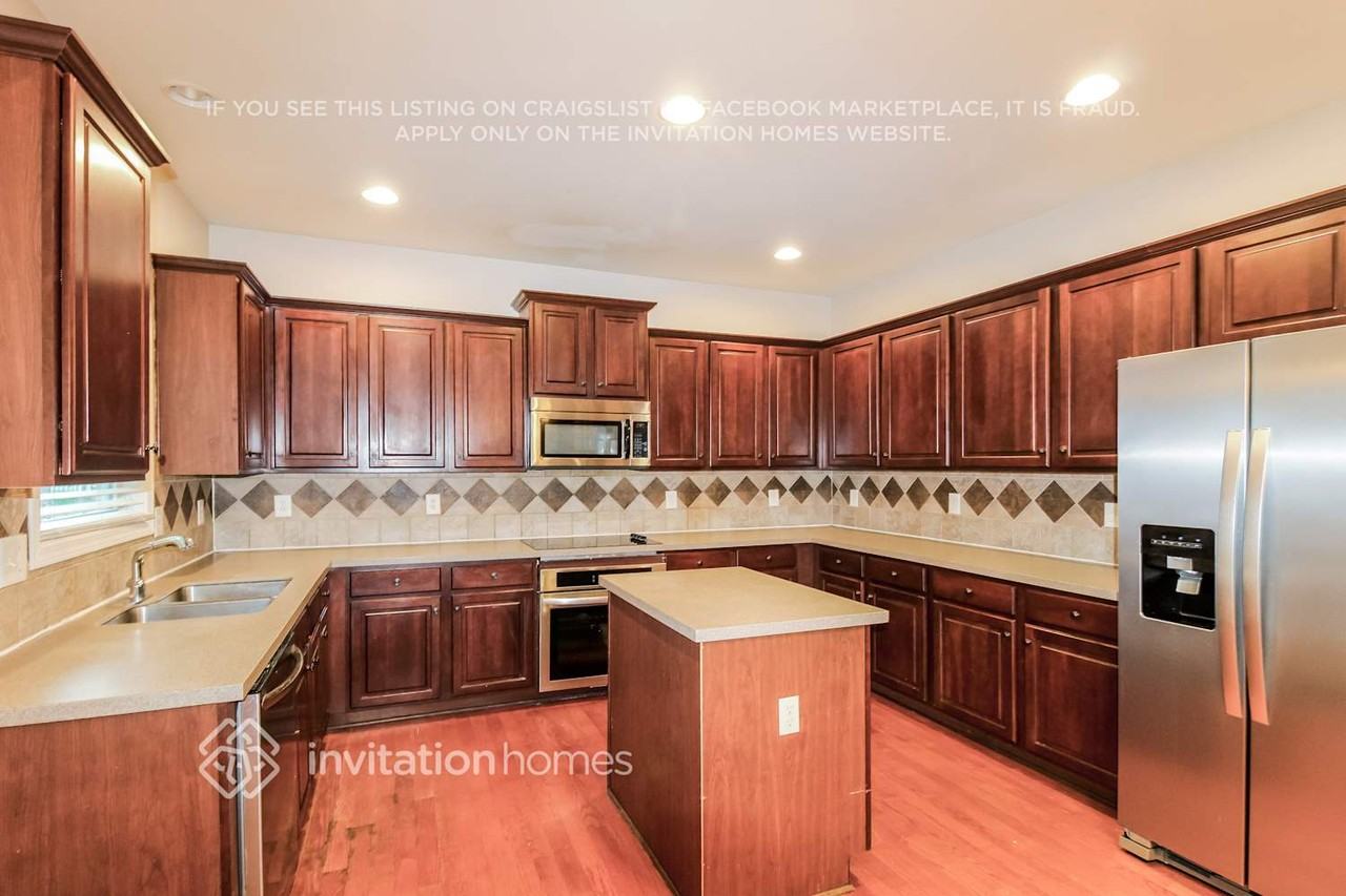 625 Excalibur Ct Se - Photo 5 of 18