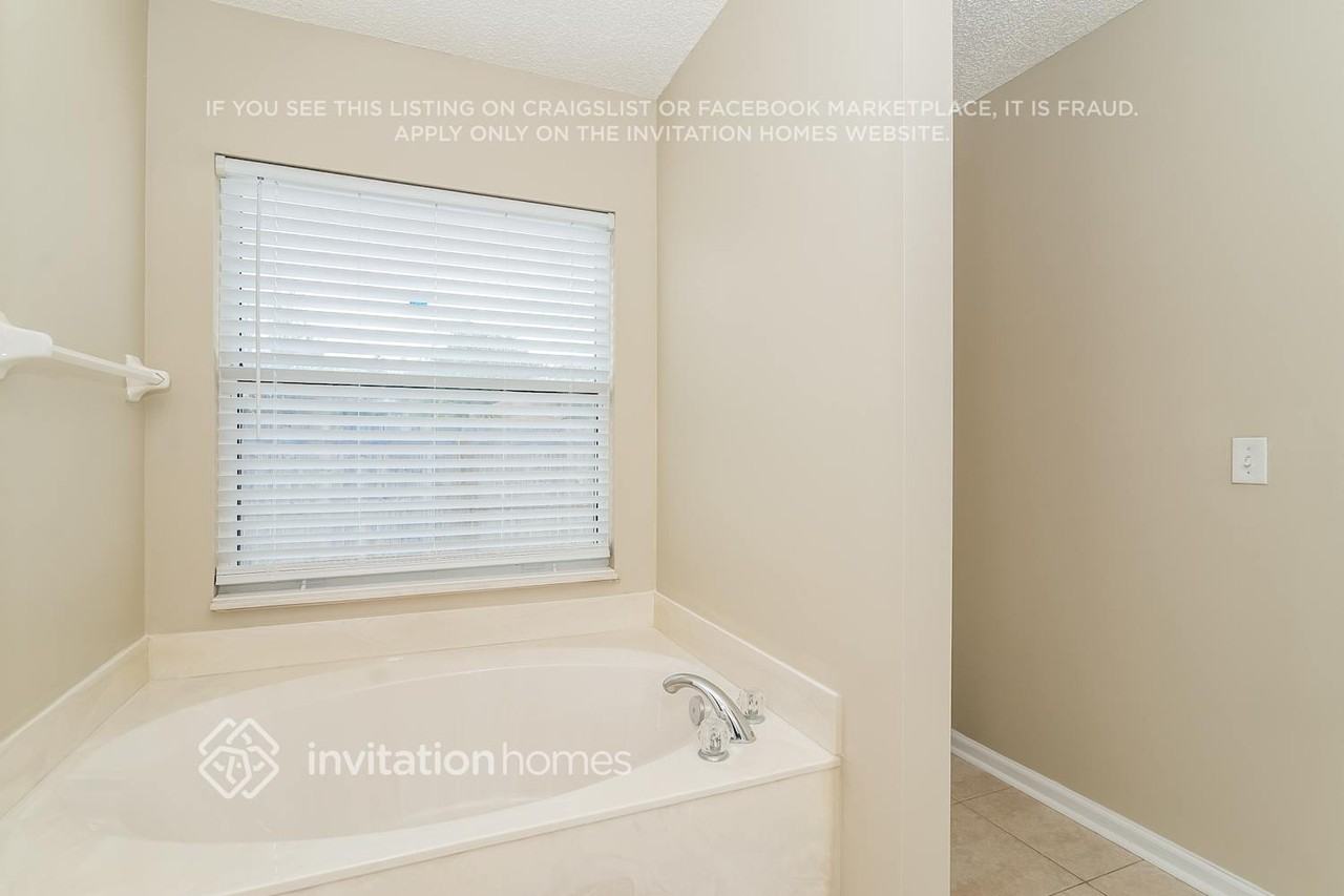 12302 Soaring Flight Dr - Photo 5 of 9