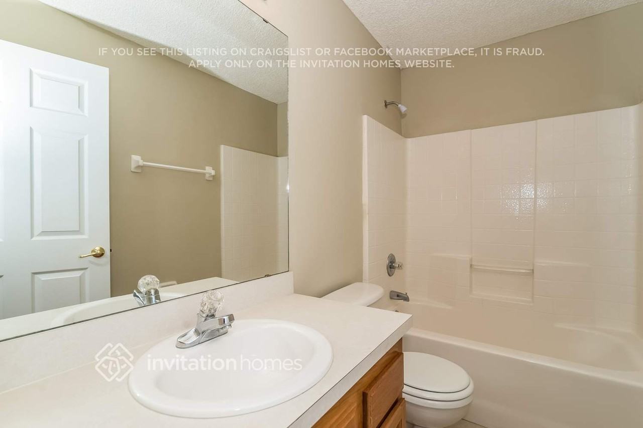 12302 Soaring Flight Dr - Photo 6 of 9