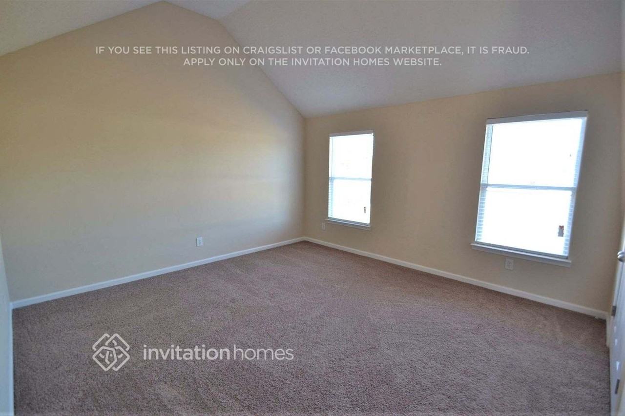 49 Fieldstone Dr - Photo 3 of 6