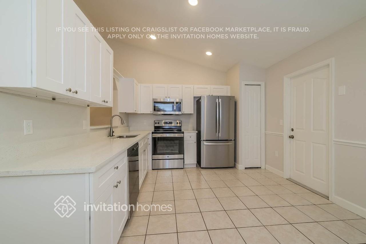 4231 Sasha Trl - Photo 7 of 17