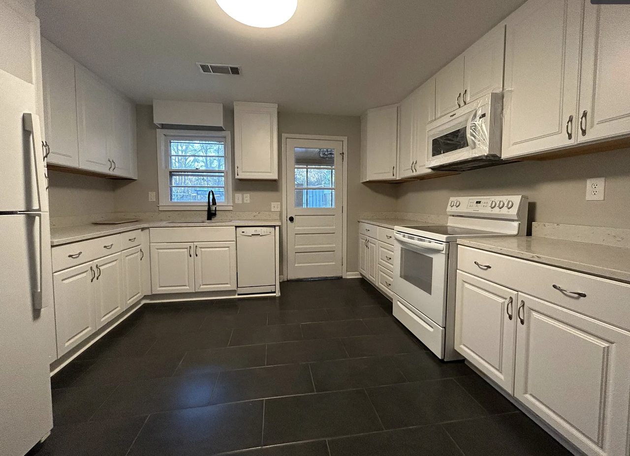 1021 Old Bishop Rd #1 - Photo 4 of 12