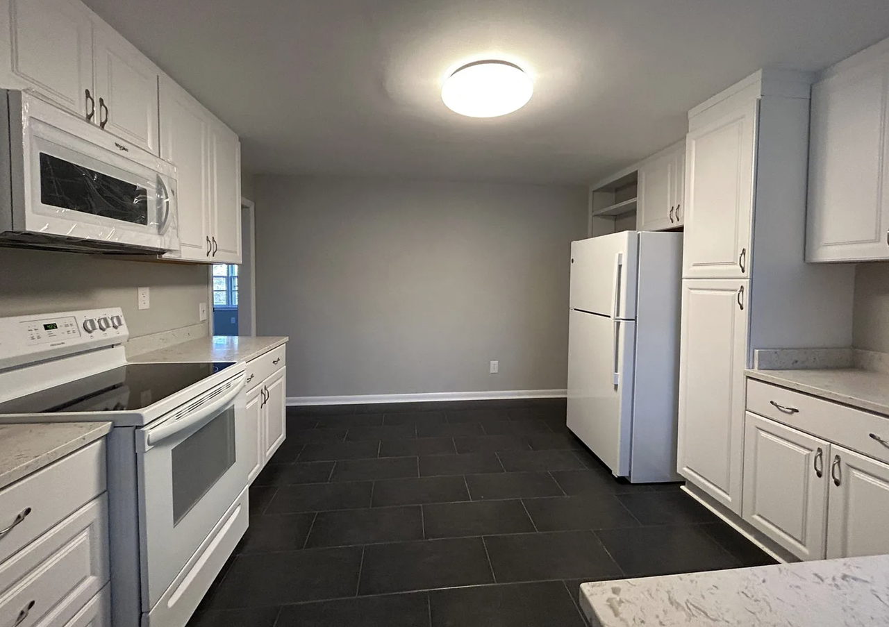 1021 Old Bishop Rd #1 - Photo 5 of 12