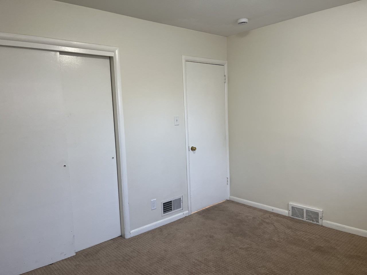 1582 E Zenith Ave - Photo 3 of 13