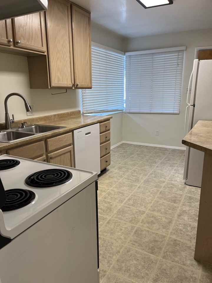 1582 E Zenith Ave - Photo 7 of 13