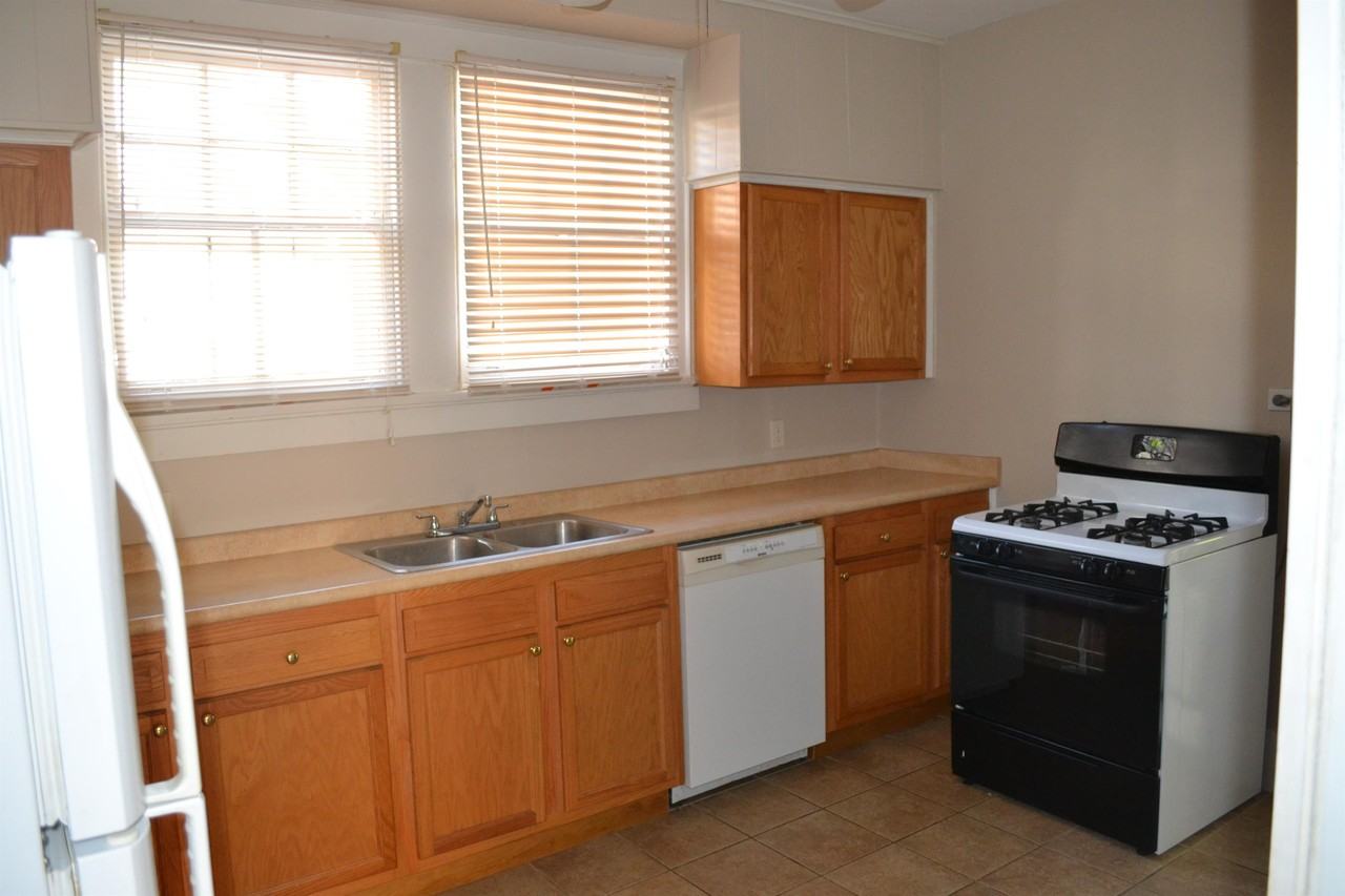 4117 4117 State Street Drive B - B #B - Photo 4 of 20