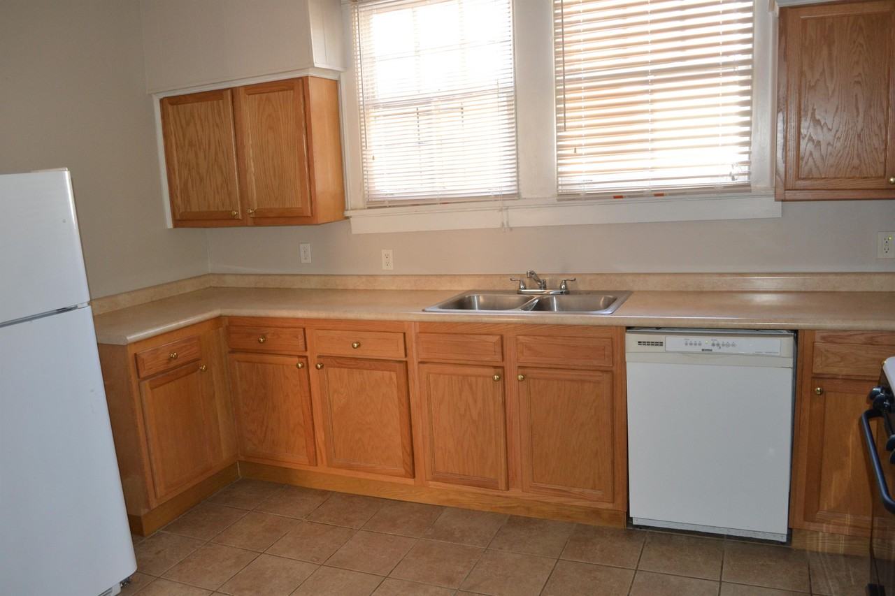 4117 4117 State Street Drive B - B #B - Photo 5 of 20