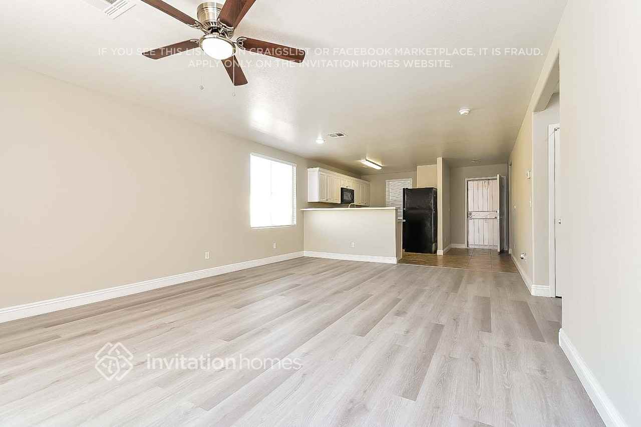 5357 Jose Ernesto St - Photo 4 of 14