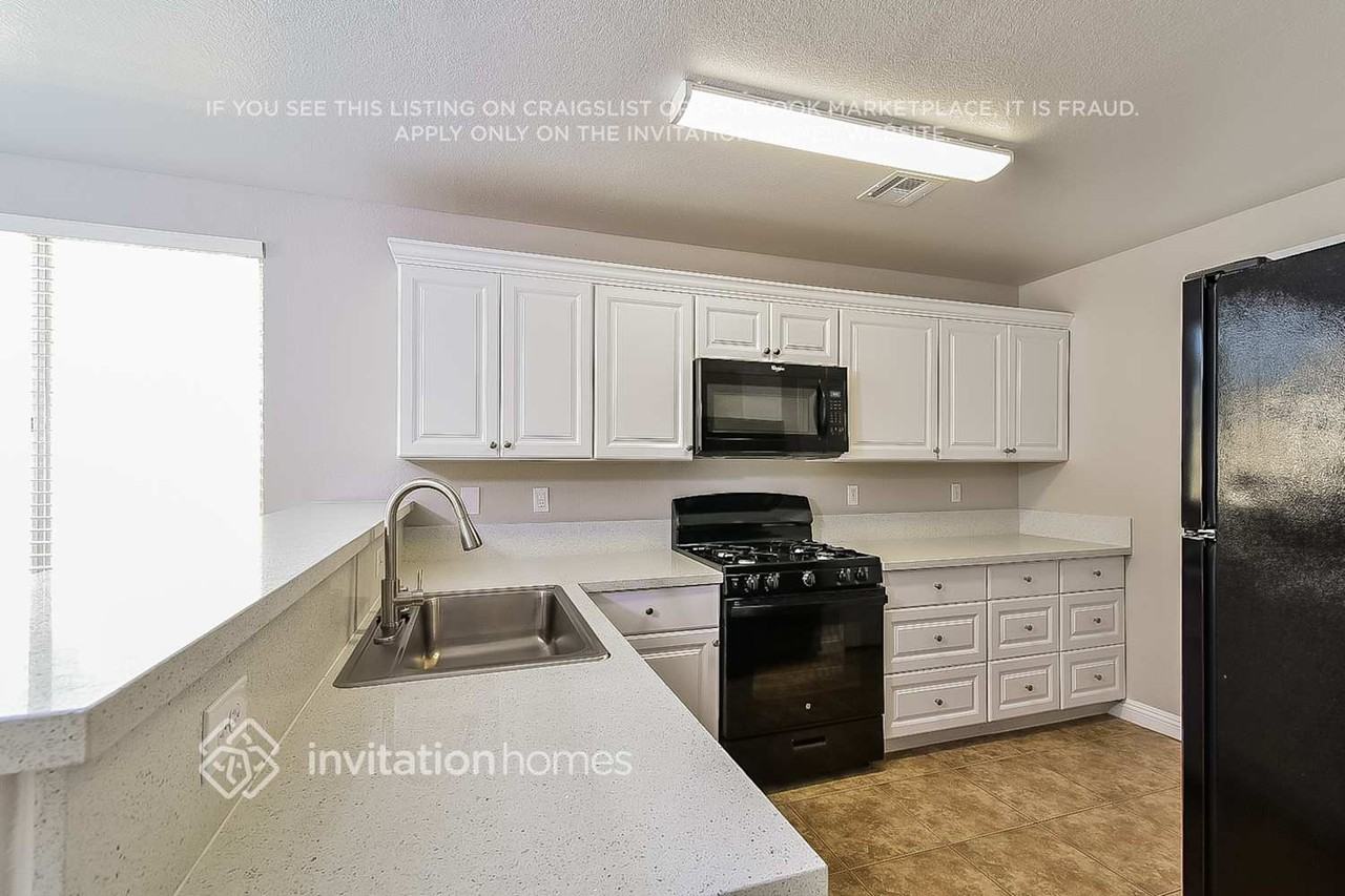 5357 Jose Ernesto St - Photo 5 of 14