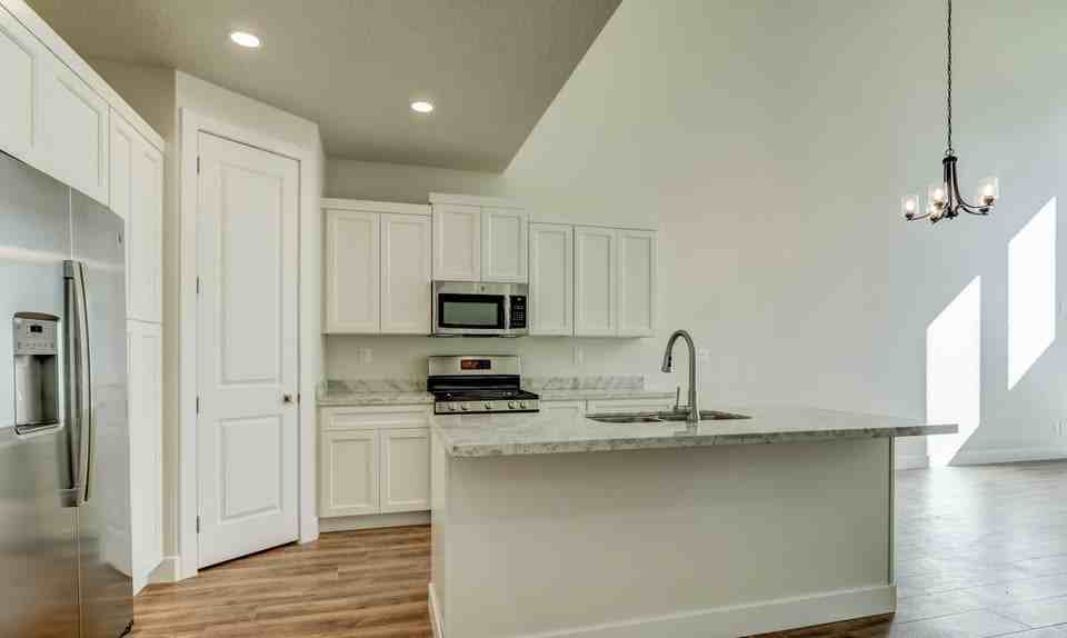 154 North 240 East - Photo 5 of 24