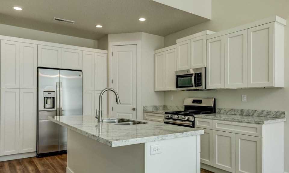 154 North 240 East - Photo 4 of 24