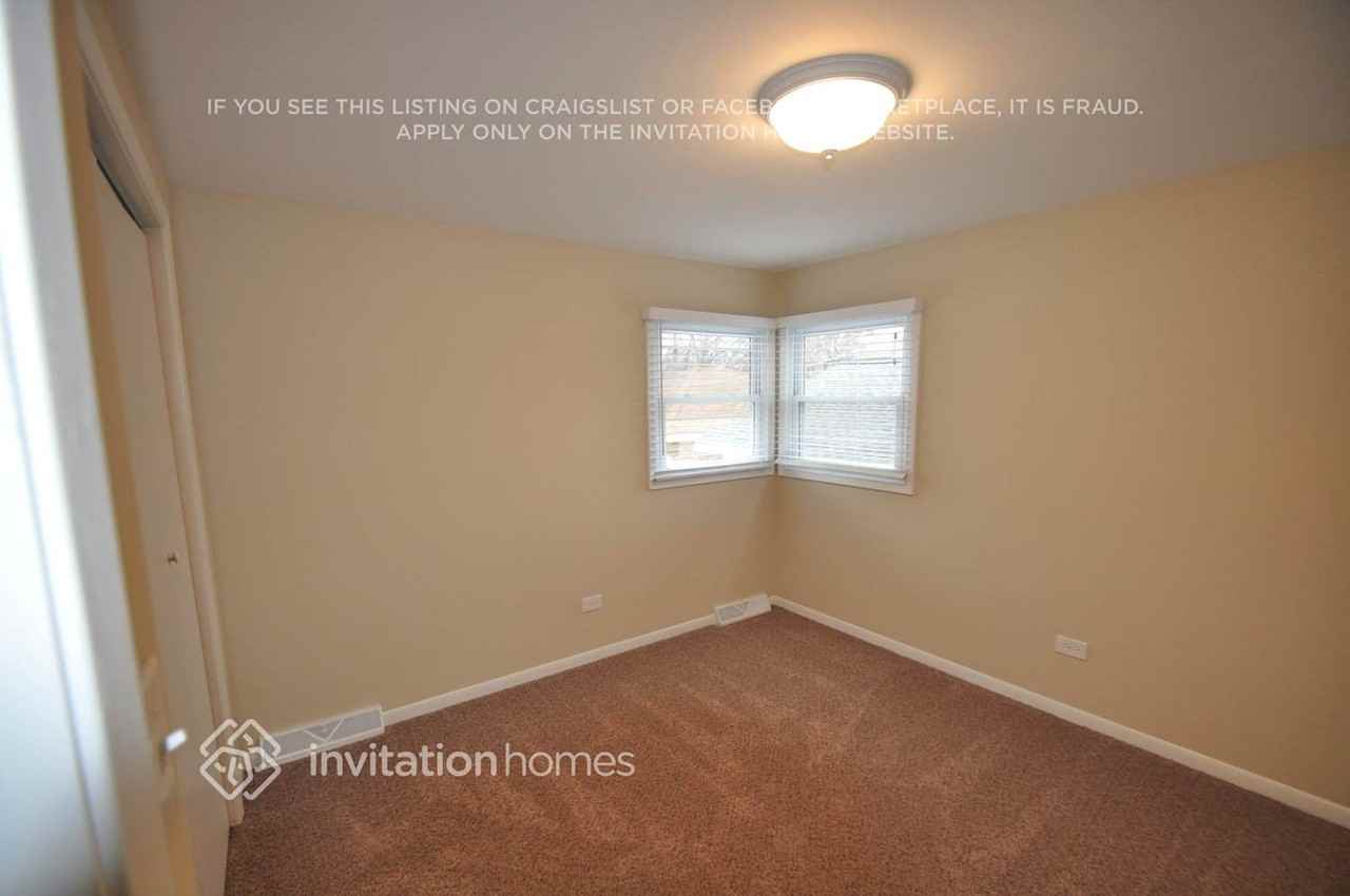 4633 W 97th Pl - Photo 4 of 6