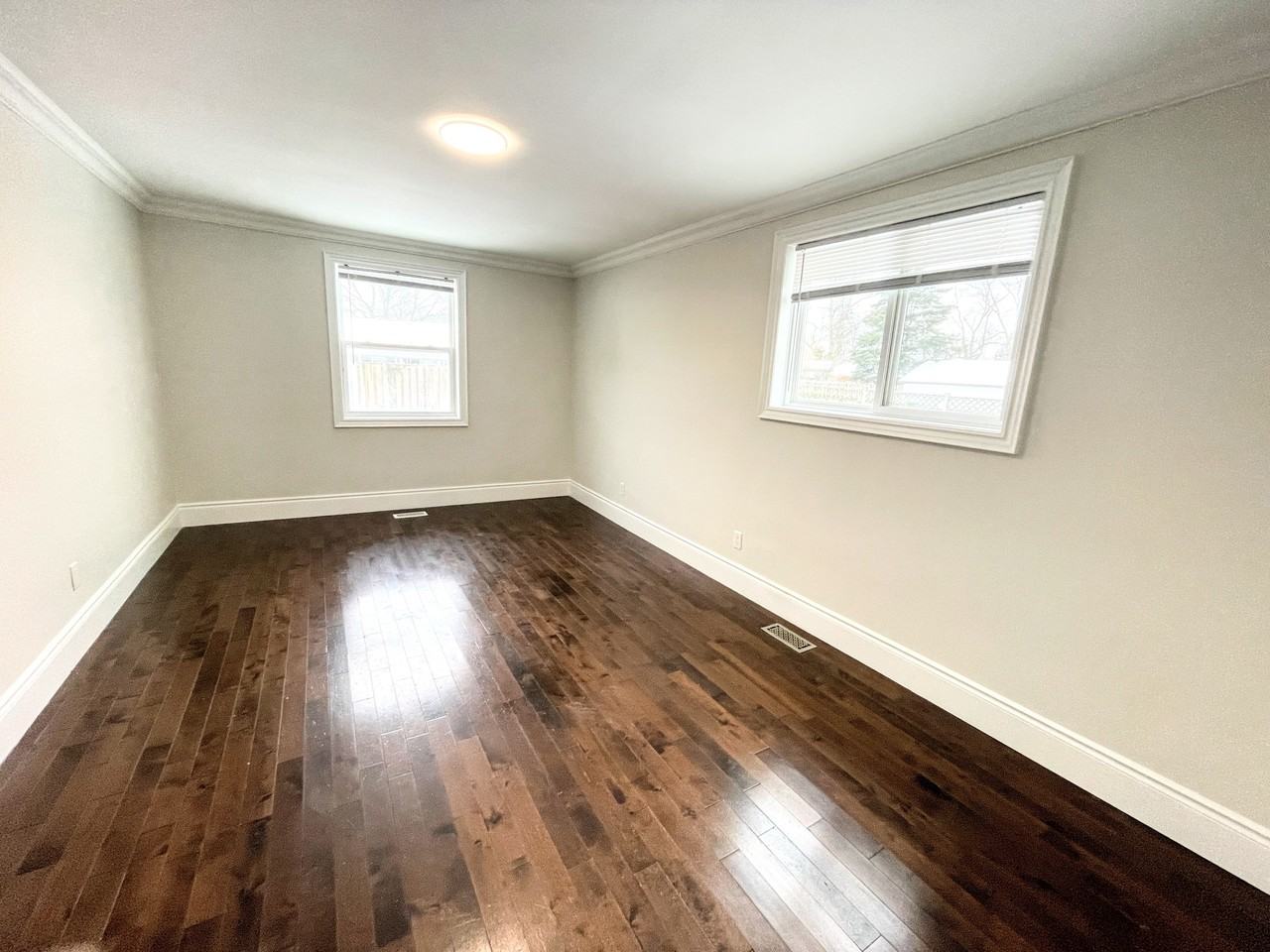 445 Upper Ottawa Street - Photo 6 of 19