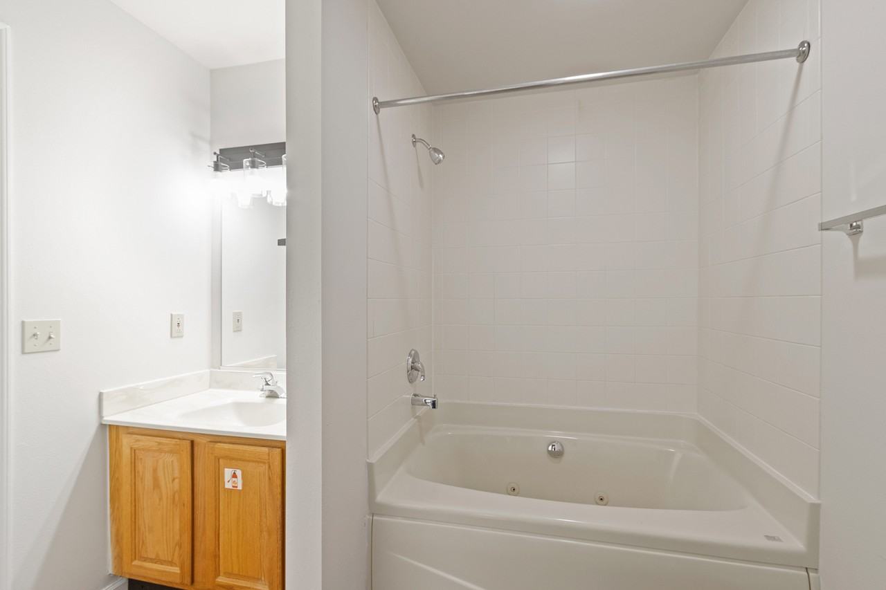 874 Xanadu Road - ML - 12 #ML12 - Photo 5 of 19