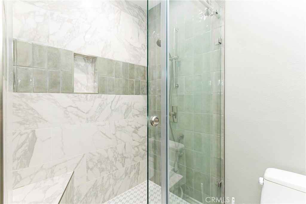 1236 N Columbus Ave - Photo 7 of 10