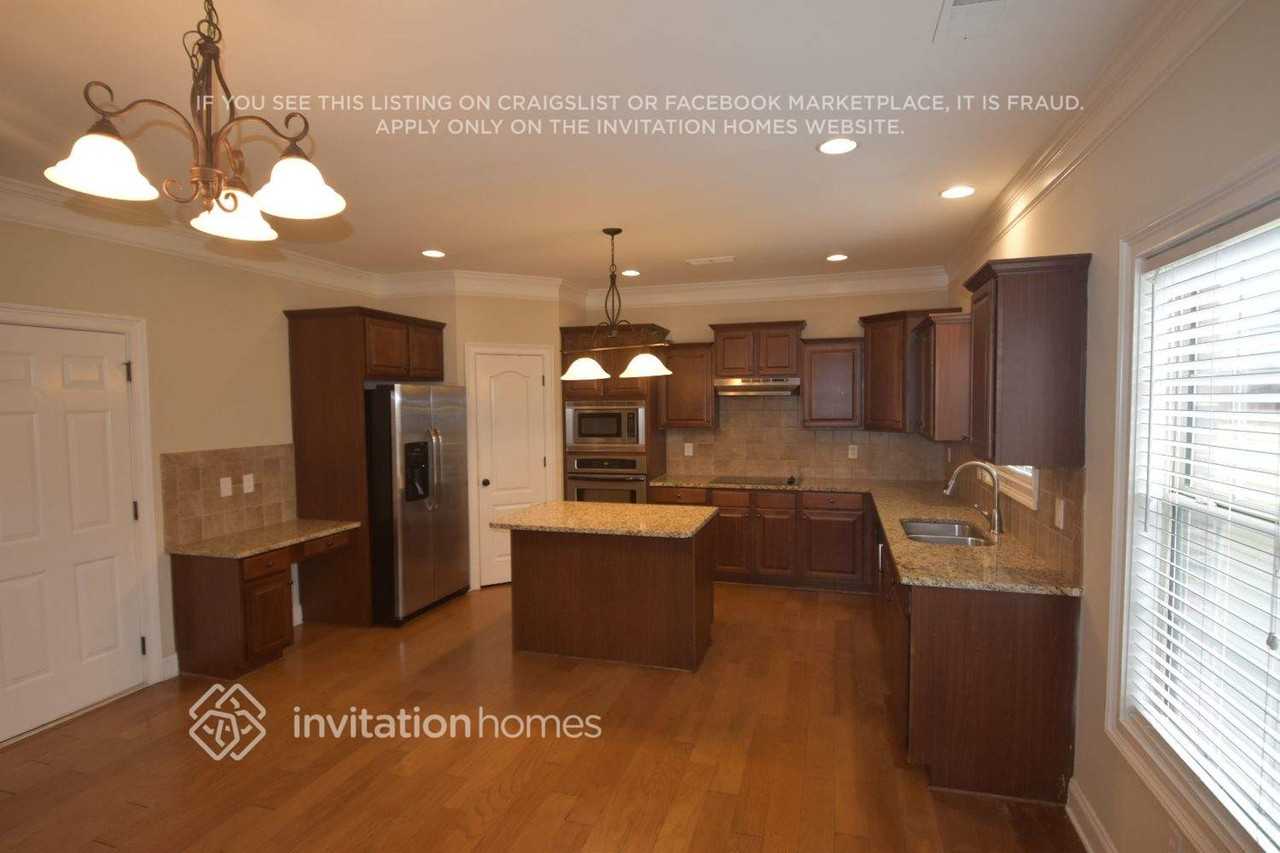 416 Icicle Ct - Photo 4 of 18