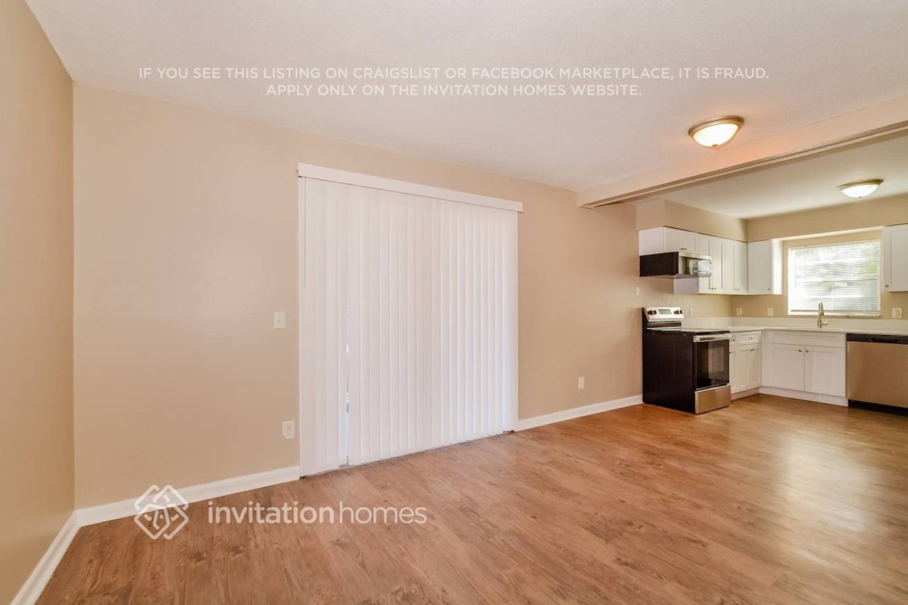 990 Vincent Dr - Photo 6 of 17