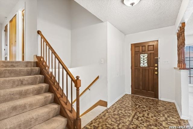 8519 Star Creek Dr - Photo 4 of 35