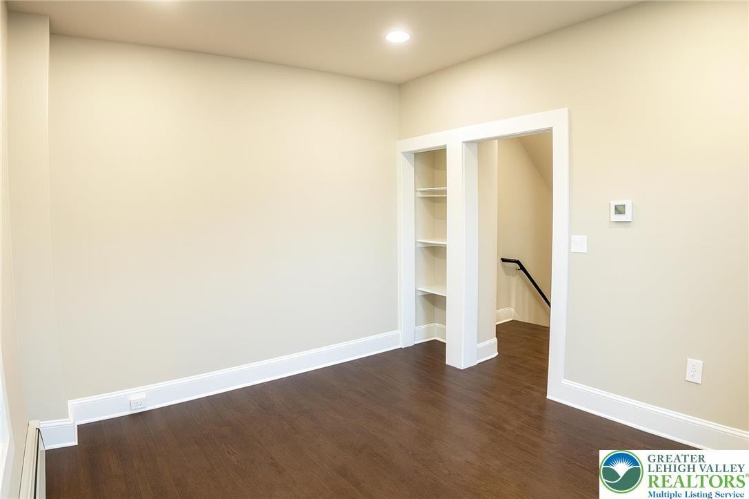 708 Main St ##2 - Photo 4 of 18