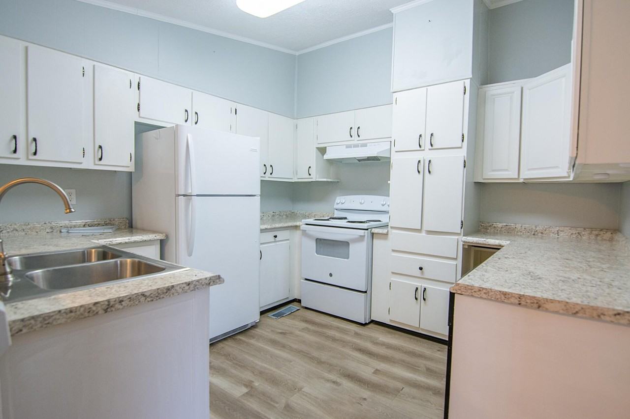 1606 Oaken Trl - Photo 7 of 27