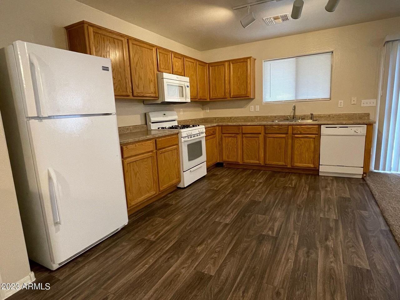 44777 W Balboa Dr - Photo 7 of 29