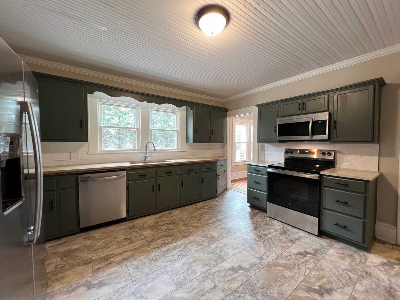 400 Bradstone Dr #1 - Photo 4 of 16